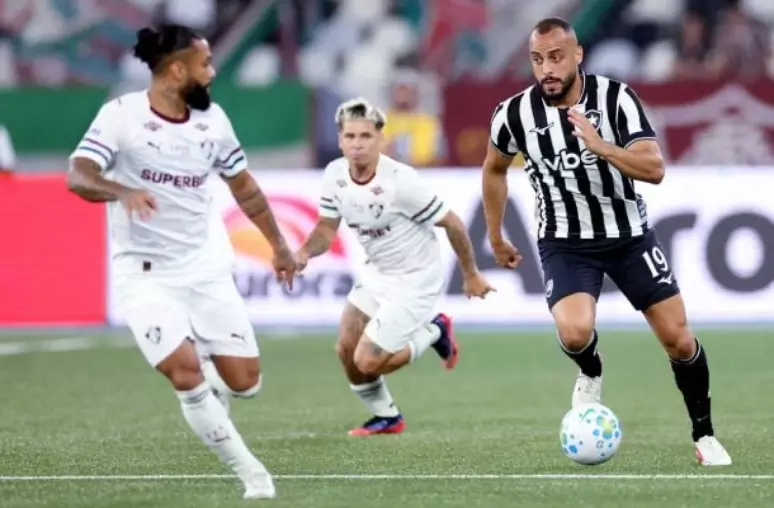 Botafogo e Fluminense promoveram um clássico eletrizante no Rio: 1 x 1