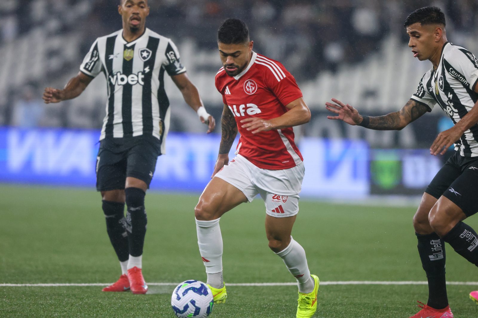 Tentando fugir do rebaixamento Inter enfrenta o Botafogo neste sábado