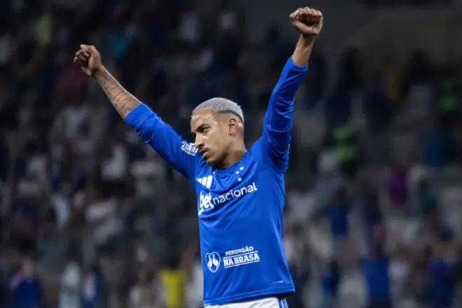 De virada Raposa despena o Urubú no Mineirão na noite deste sábado em BH