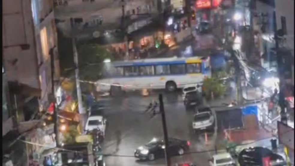 Polícia investiga tiroteio que deixou quatro mortos em comunidade do Rio