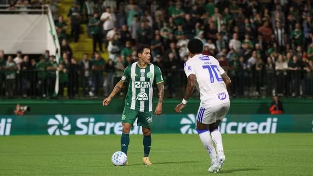 Cruzeiro reclama de gol anulado na Arena Condá mas VAR mantem a decisão